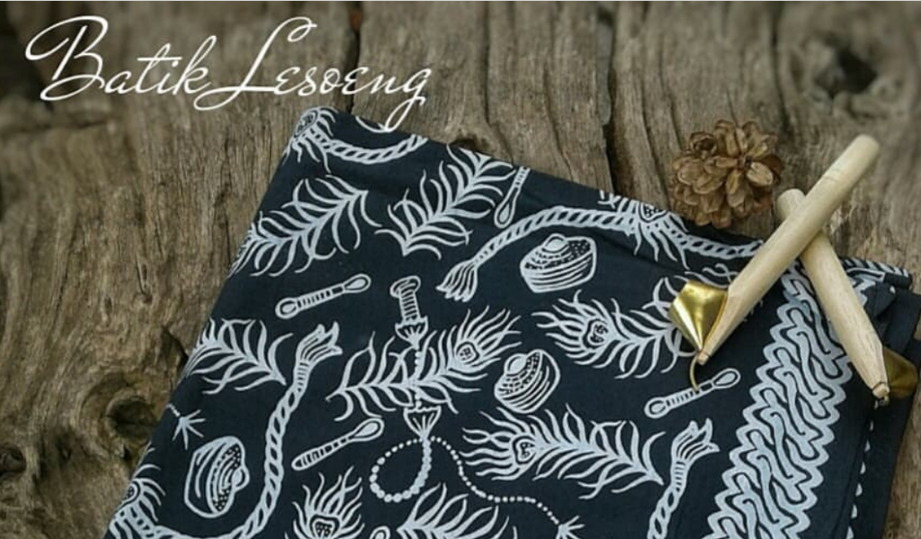 Bukan Motif Yogaya atau Surakarta, Ternyata Inilah Batik Tertua di Indonesia Salah satu motif batik kontemporer Ponorogo yang bernama Lesoeng. Motif ini terpajang di website rumah-bumn.id yang notabene sebuah marketplace digital yang bertujuan mempromosikan batik kepada konsumen langsung. FOTO: rumah-bumn.id
