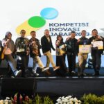 Kabupaten Sumedang berhasil meraih penghargaan sebagai Juara Umum (Best Of The Best) di ajang Kompetisi Inovasi Jawa Barat (KIJB) Tahun 2023 dan juga Kabupaten Terbaik Pertama dengan Inovasi WAKEPO (WhatsApp Kebutuhan Informasi dan Layanan Online), Serta Karya Tulis Terbaik Pertama yang ditorehkan oleh Hadi Ferdiansyah dan Nugraha Fitria Ruhyana, Pejabat Fungsional Bapppeda Kabupaten Sumedang.