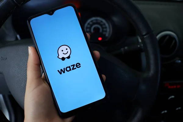 Saingi Google Maps, Waze Mulai Gulirkan Fitur Informasi Lampu Lalu Lintas Waze